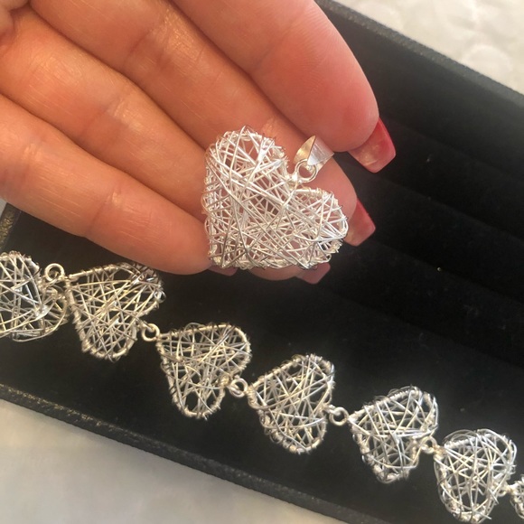 Heart NEST Bracelet and Pendant Set - Picture 4 of 5